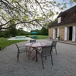 De La Girode Ferienhaus *