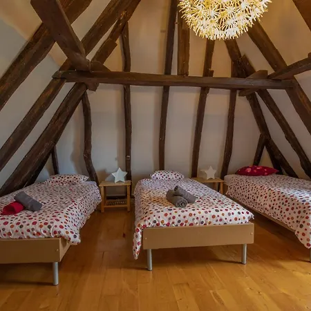 Ferienhaus De La Girode