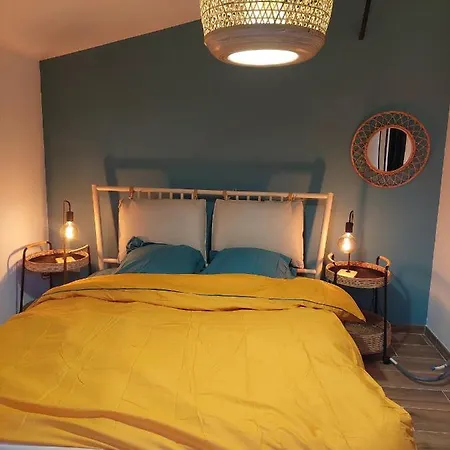 Ferienhaus De La Girode *