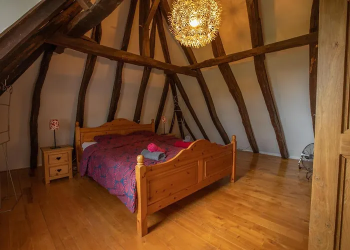 De La Girode 펜션 *